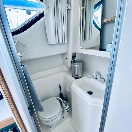 Dormir Dans Un Bateau Botel